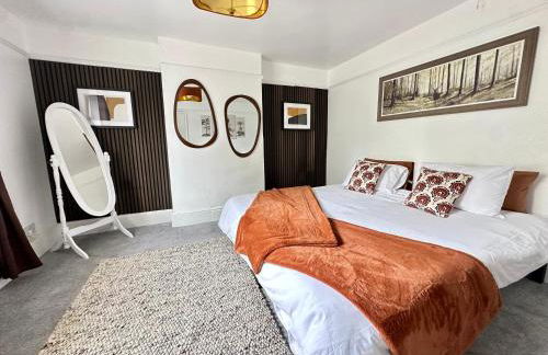 Historic Charm: *Perfect For Group Getaways* - Photo 32