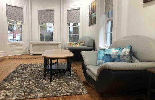 Gorgeous Victorian House!! Entire suite in SAM's home - Foto 32