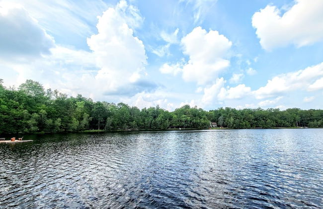 Happy Trails Chalet by Avantstay Sauna Deck Private Community Beach Access - Photo 52