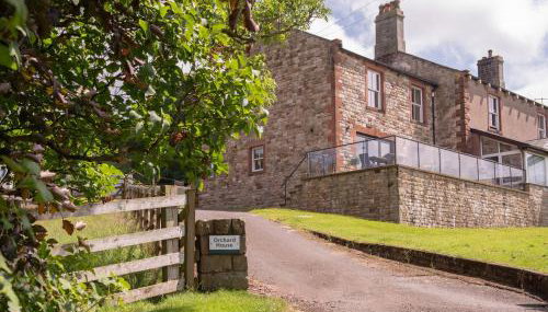 Orchard House, Castle Carrock, luxurious, characterful cottage with hot tub and countryside views - Foto 2