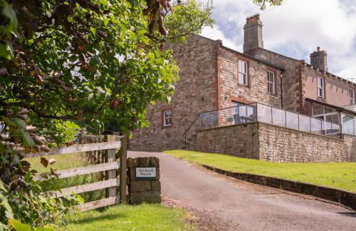 Orchard House, Castle Carrock, luxurious, characterful cottage with hot tub and countryside views - Foto 2