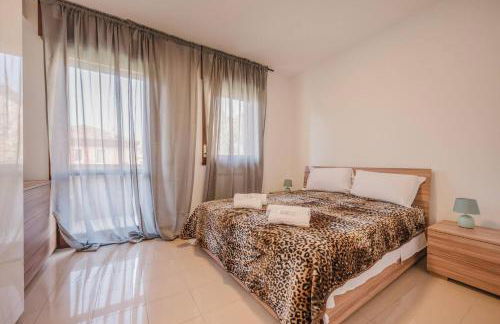 Unico Apt 3B, 2 ospiti, Parcheggio gratis, 10 minuti da Venezia - Photo 1