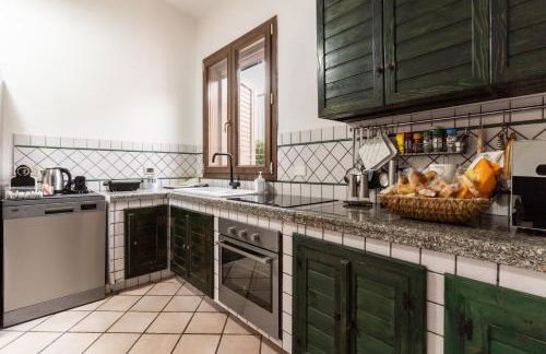 Deep Blue Sea - Photo 50