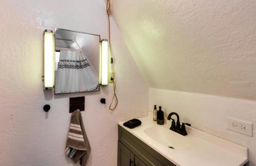 Decks and Fire Pit Rustic-Modern Overgaard Cabin! - Foto 13