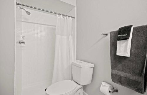 Elegant Escape Prime Location & Style - Foto 11