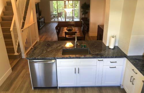 LIC Mgr - MODERN 3 BED 4 BATH VILLA - UPSCALE OCEANFRONT RESORT - INDOOR PICKLEBALL - SPEAKEASY! - Photo 8