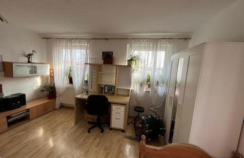 Schönes Haus mit 4 Schlafzimmer Küche Bad WC & Wohnzimmer 2 Parkplätze - Foto 7