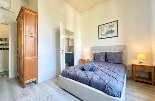 Bourgeois House - 16 personnes, Piscine, 6 chambres, 8 lits, 4 SDB, Centre-ville, CLIM - Foto 12