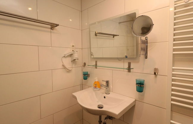 Apartment in Essen With Balcony & Garden - Foto 14