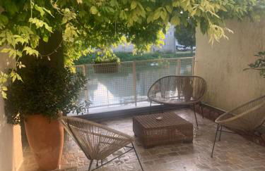 Maison des glycines au bord du Doubs - Photo 3