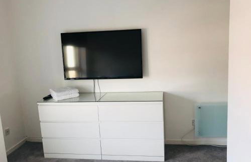 Modern 2 Bedroom Apartment With Free Parking - Foto 21