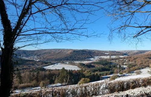 Hayloft studio in historic barn - Photo 24