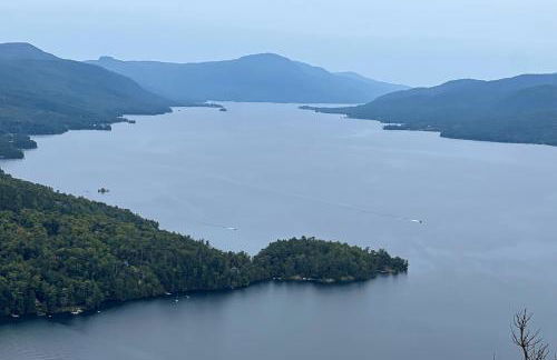 Less Than 1 Mi to Lake George! Family Retreat with Deck - Foto 41
