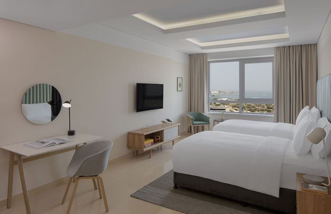 Staybridge Suites Dubai Internet City by IHG - Photo 17
