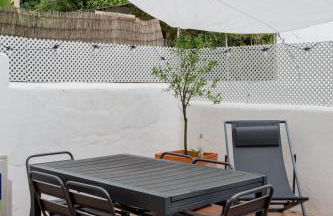 Stylish 2-Bedroom Apartment with Terrace in Alcântara - Photo 19