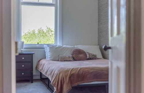 Luxury Isla Cottages Bourne, Dog Friendly with Garden, Parking, Countryside Views, Family Holidays & Easy Access to Town - Foto 46