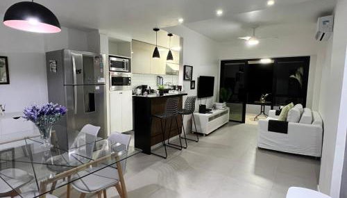 Apt perto da praia c vaga e arrumadeira e janelas anti ruídos - Foto 1