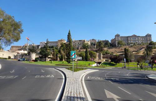 NO FIESTAS, 5 DORMITORIOS Solo familias, parejas o trabajo PARKING Público Gratis a 300m - Foto 5