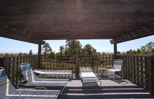 Woofs and Waves by Pristine Properties Vacation Rentals - Foto 6