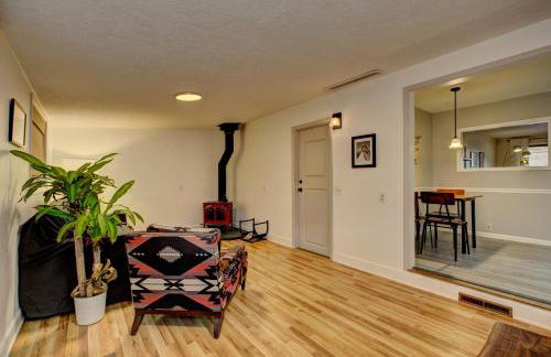 Sunset Home perfect for extended stays with fully fenced in yard, designated office, two living rooms, located across from Boise Foothills and close to Bogus Basin in Boise's North End - Photo 21