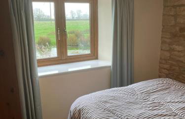 Thames Cottage, Old Mill Farm, Cotswold Water Park - Foto 9