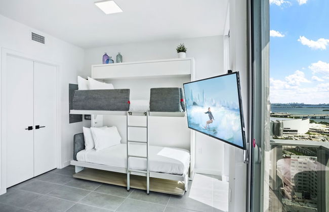 Modern High-Rise Condo with Pool/Gym, in Central DT MIAMI! - Photo 27