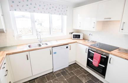 Downton House with Country Park Facilities - Photo 10