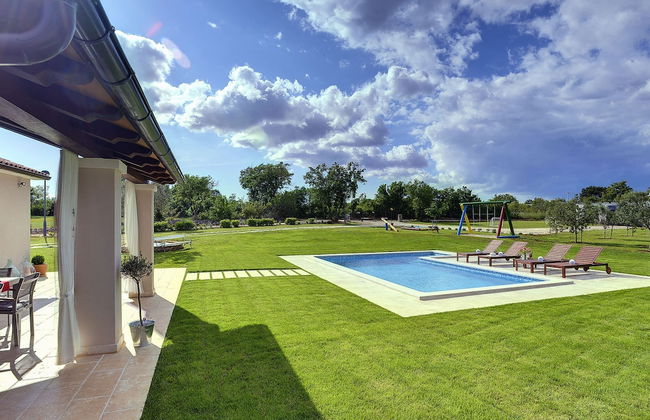 Modern Holiday Home With Pool in Marcana - Foto 1