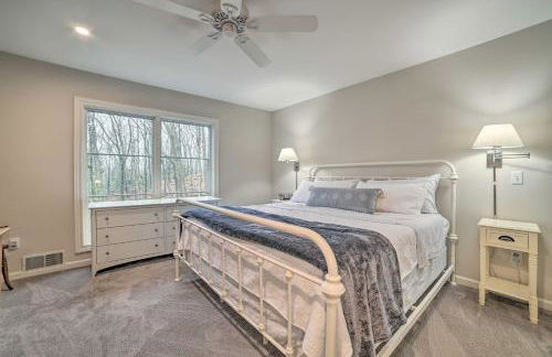 2 Mi to Tunnel of Trees Home with Furnished Deck - Foto 9