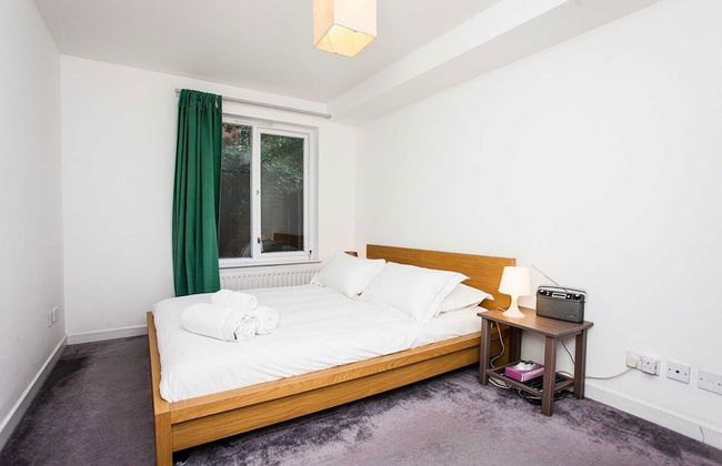 Charming Peaceful 2 Bed with Parking and Garden - Photo 8