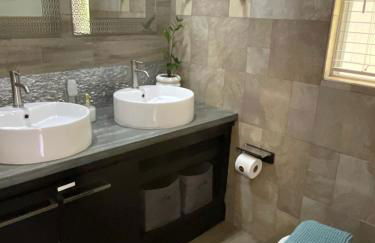 Spacious Ranch 7 min to beach/ airport Pet friend - Foto 21