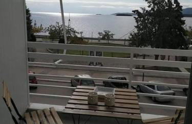 Lovely sea front apartment - Photo 5