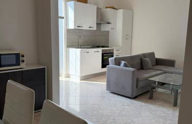 Modern 1st floor apartment with balcony - Casa Berto - Foto 1