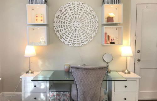 Bella room near downtown Train I-95 & beaches - Foto 22