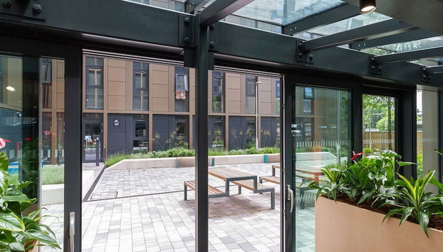 Student Only The Refinery - Foto 2, Entrada interior