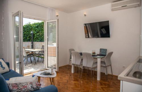 Apartment Pebbles - With Jacuzzi - Photo 16