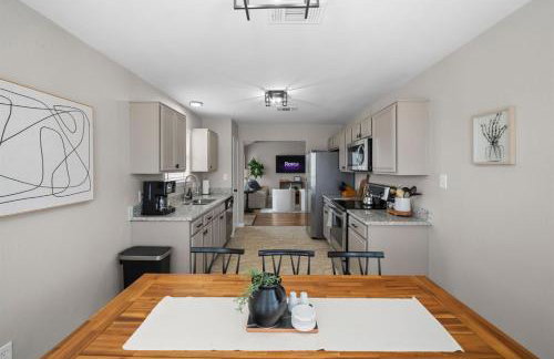 Modern Home Close to It All in DFW Texas! - Foto 18