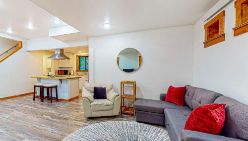 The Hideaway - Photo 2