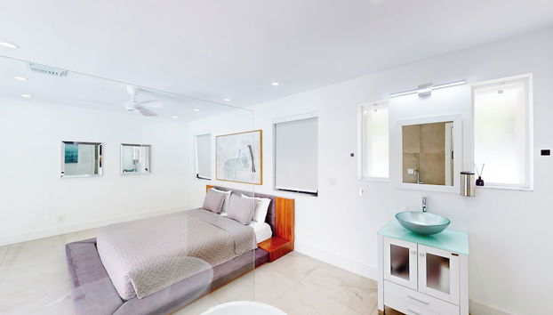 Villa Shapira 6BR Designer Home w Pool - Foto 5, Habitación