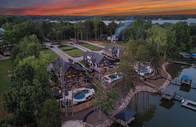 Blue Heron by Avantstay Lakefront, Dock, Pool, Theater Sleeps 22 - Foto 72