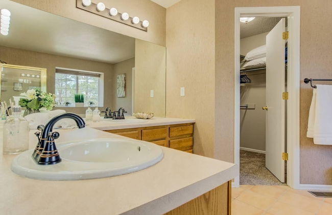 4BR AF Academyw/hot Tub & Firepit - Foto 39