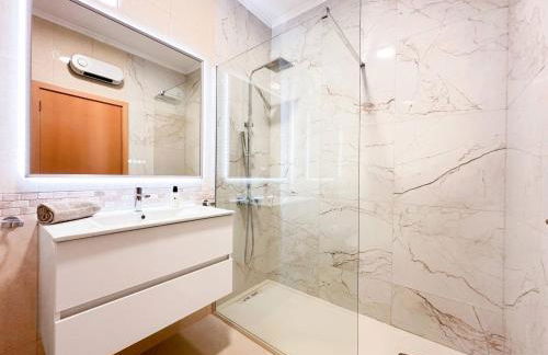 Modern Ocean, Garden & Pool view Condo by BeCherish - Foto 16