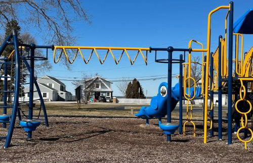 The Sunset Cottage - Lakefront with Private Beach - Foto 33