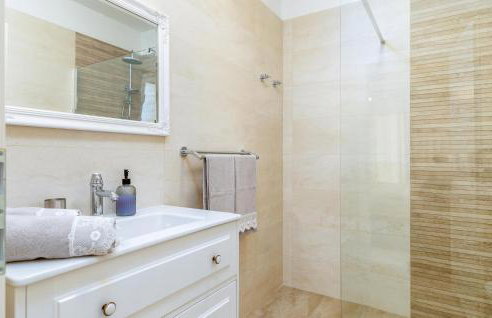 Amazing Home In Zminj - Foto 37