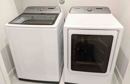 TMC 3-Story Townhome FREE EV Charge - Foto 21