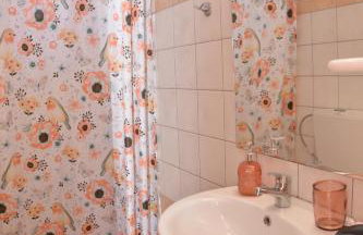 Sunny Rooms - Photo 13