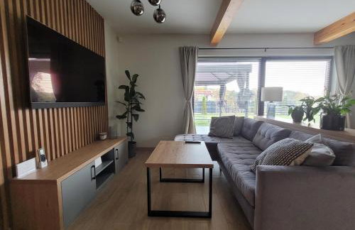 Lake HouseLubniewice domek całoroczny z jacuzzi blisko jeziora - Foto 24