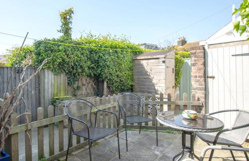 Lifeboat Cottage - Foto 10