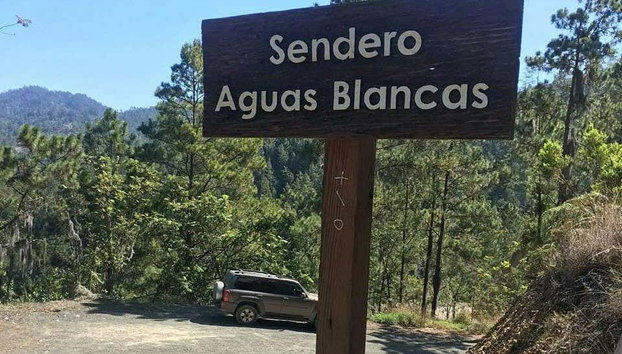 Aguas Blancas Waterfall Day Trip - Foto 4