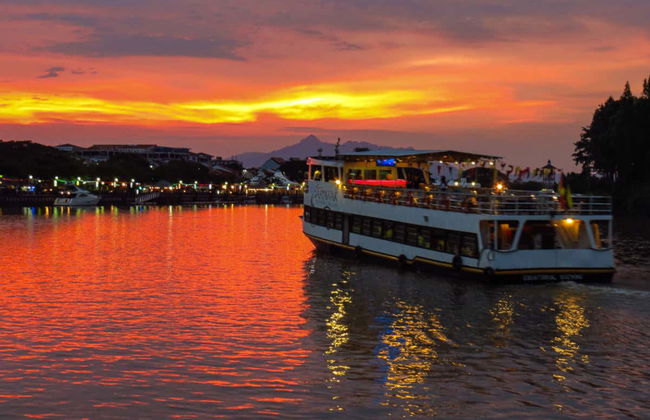 Balade en bateau à Langkawi au coucher de soleil - Photo 1